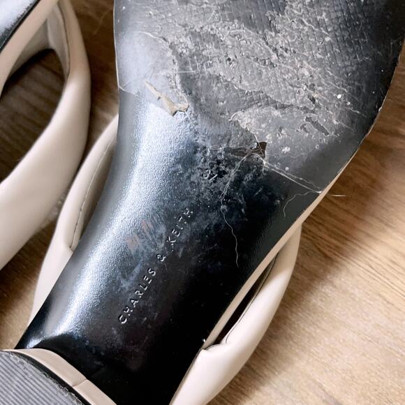 Charles & Keith Padded Thong Sandals (Grey US7) - Picture 10 of 10